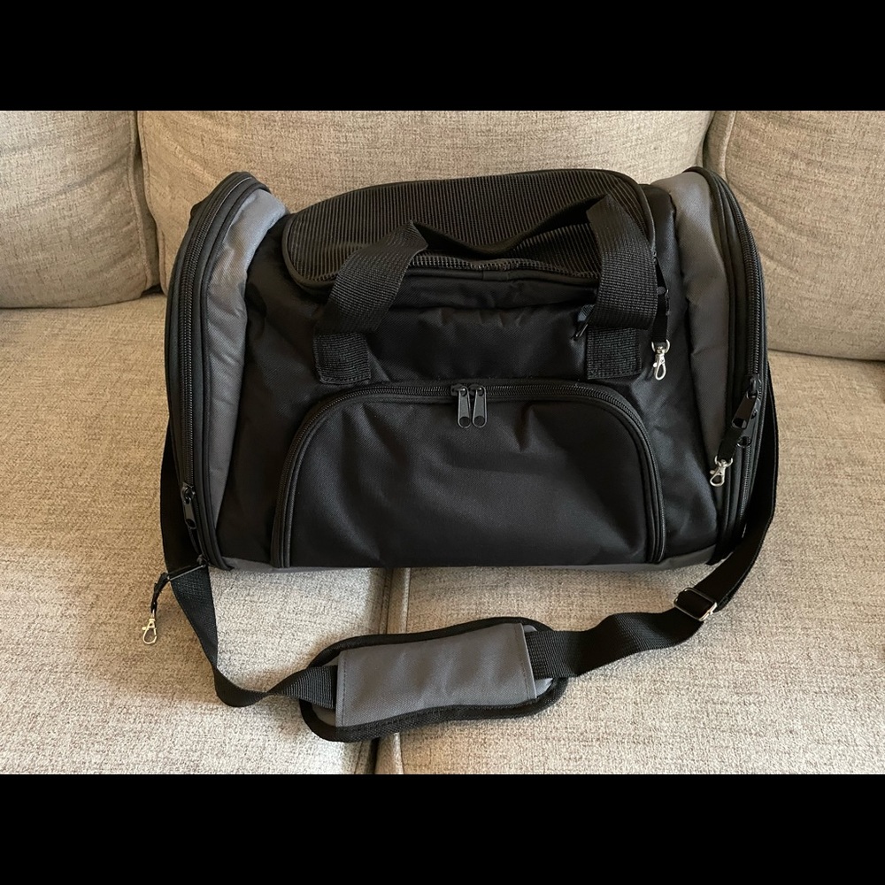 Dog carrier bag
